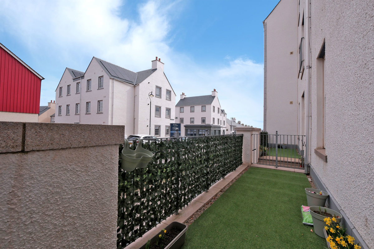 20 Landale Court-5952.jpg