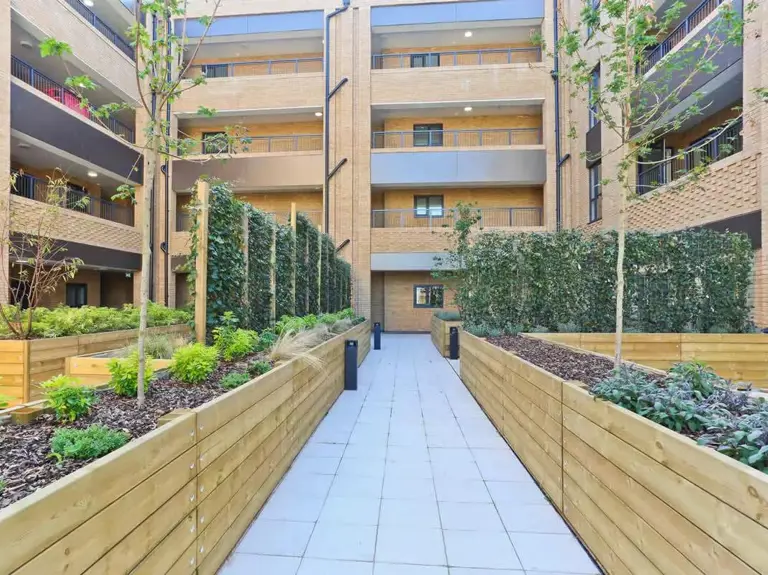 Hackbridge Communal Area