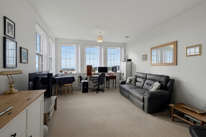 46 Langdale Court- 011.jpg