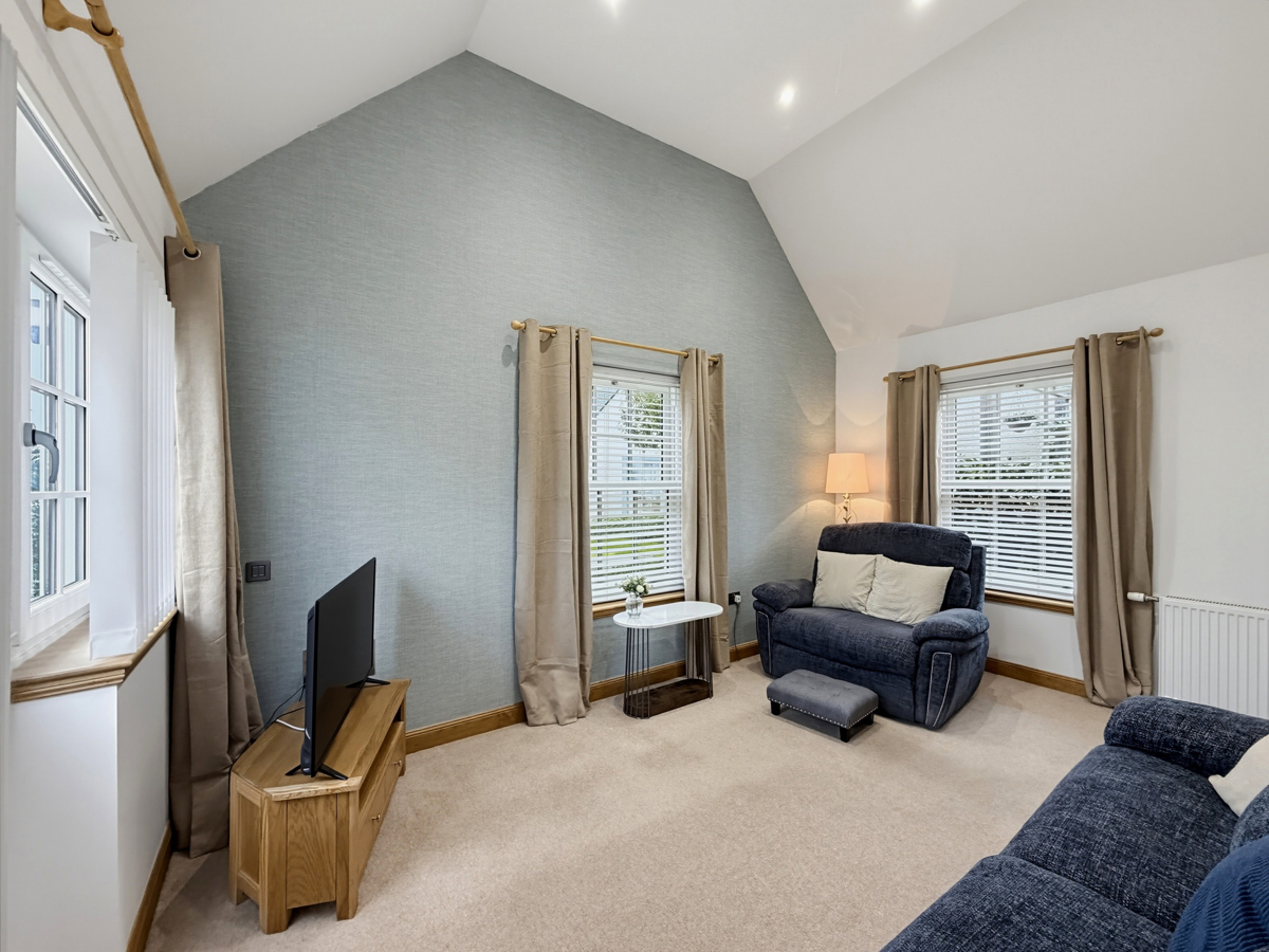 60 Landale Court-9722.jpg