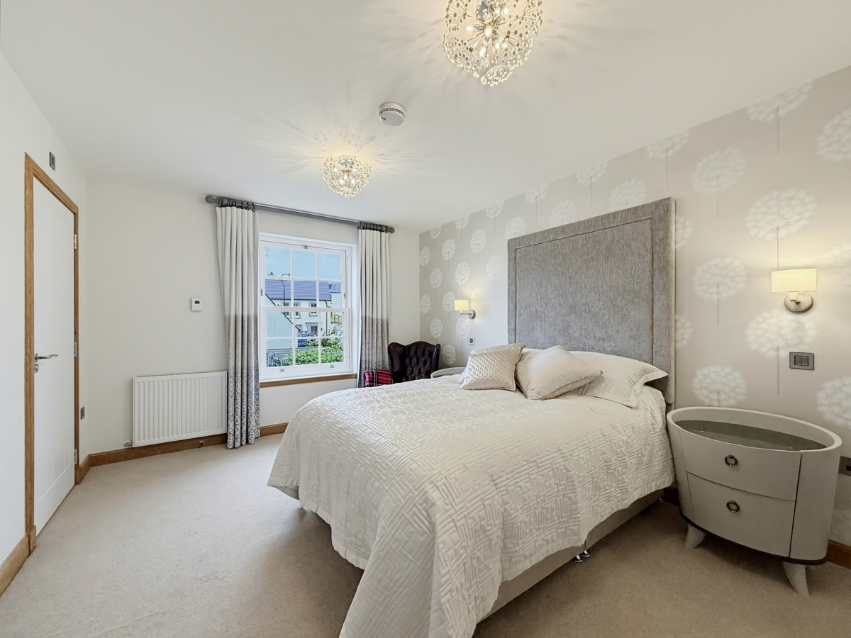 60 Landale Court-9748.jpg