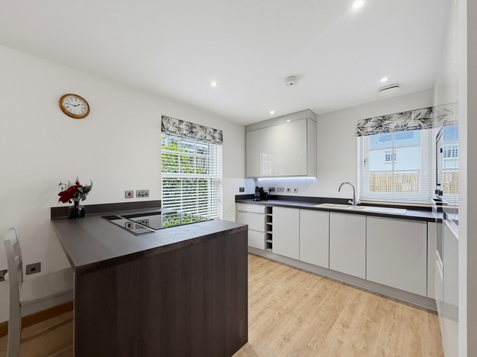 60 Landale Court-9724.jpg