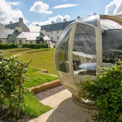 Landale Court Globe 1200X800